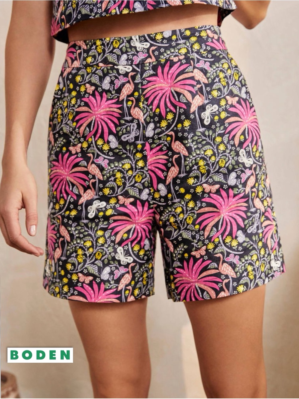 Boden Georgina 100% Linen Tropical Flamingo Print Shorts Navy US 10 NWOT Boho
